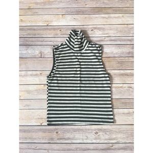 Turtle neck shirt sleeve top